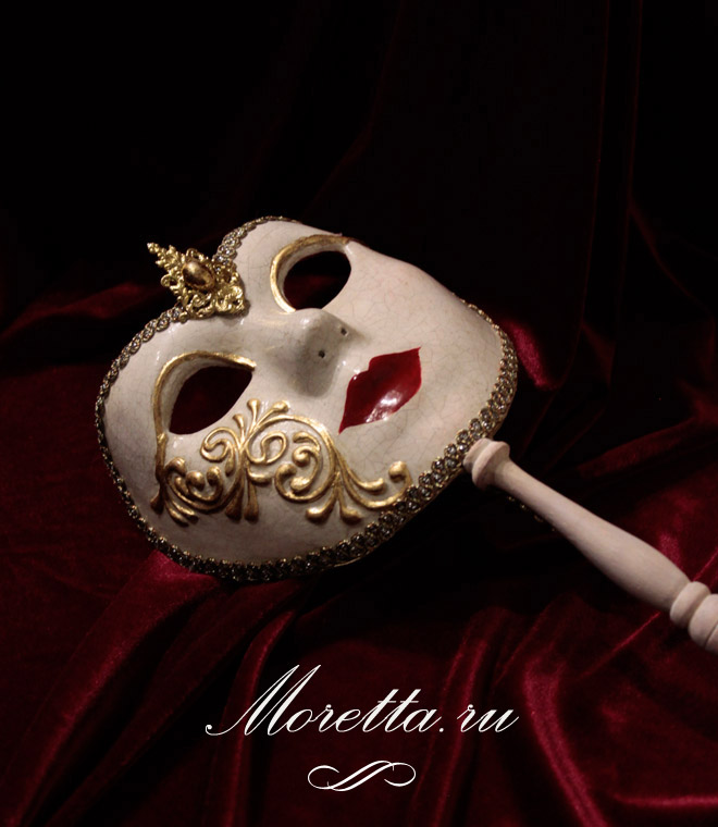 Венецианская маска на палочке белого цвета2